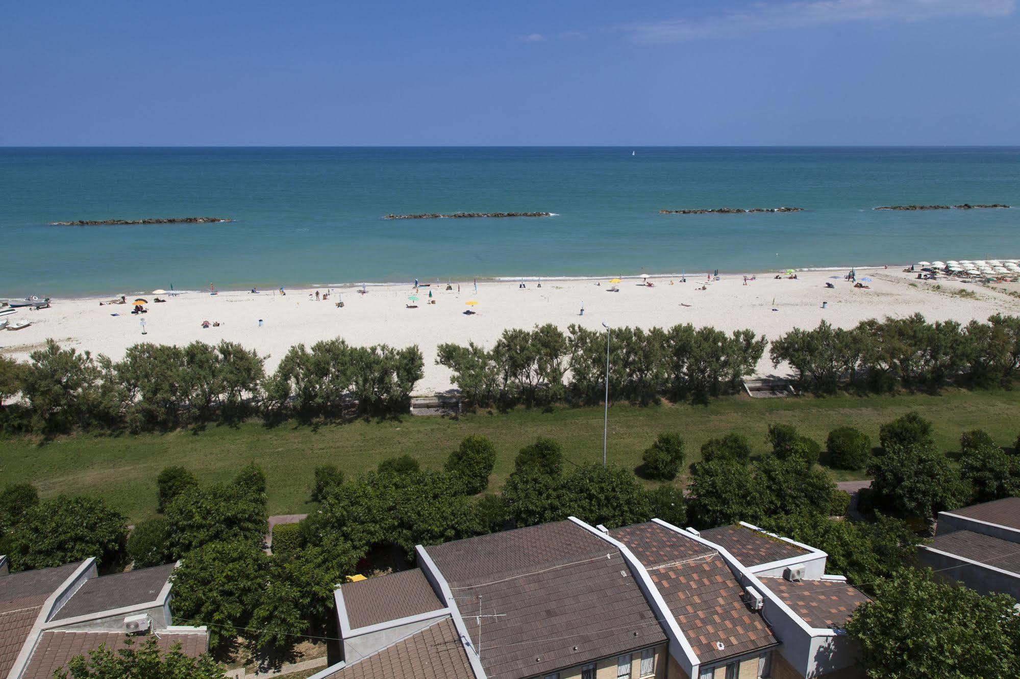 Residence Casabianca Porto San Giorgio Exterior foto